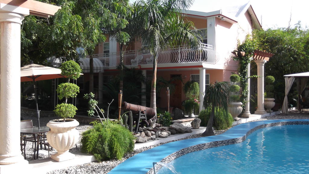 Palm Inn Hotel Port-au-Prince Buitenkant foto