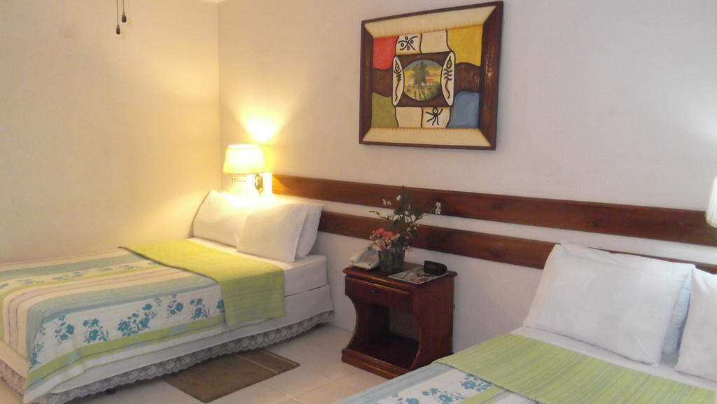 Palm Inn Hotel Port-au-Prince Buitenkant foto